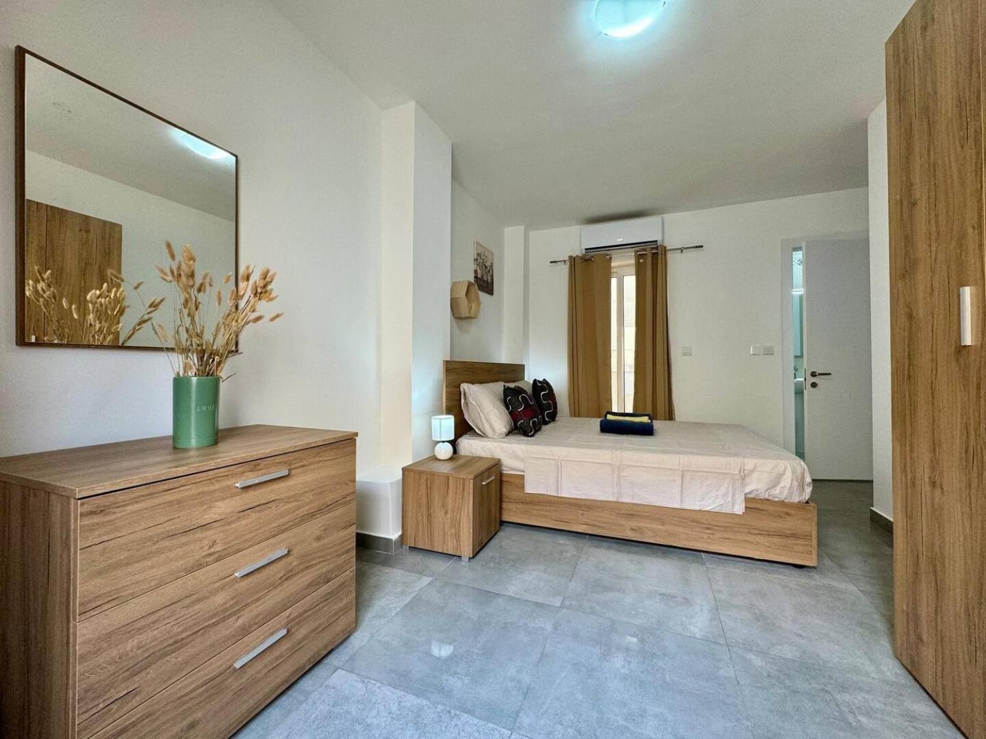 Mive-Delux Three Bedroom Apartment In Марсаскала Екстер'єр фото